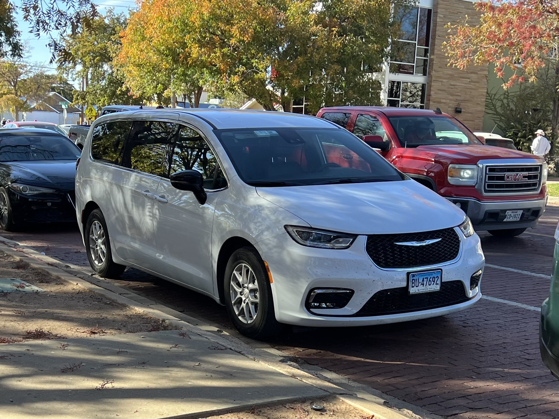 BU-47692, Chrysler Pacifica 2nd gen Minivan (RU), facelift, 2020–