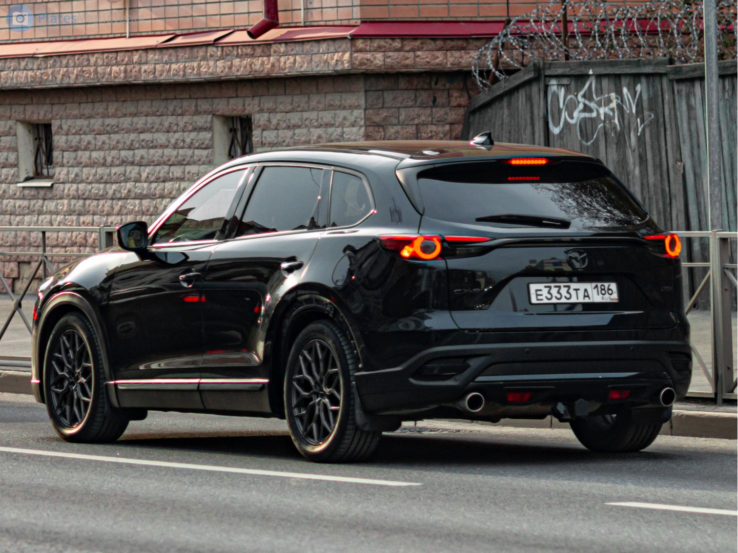 е 333 та 186, Mazda CX-9 