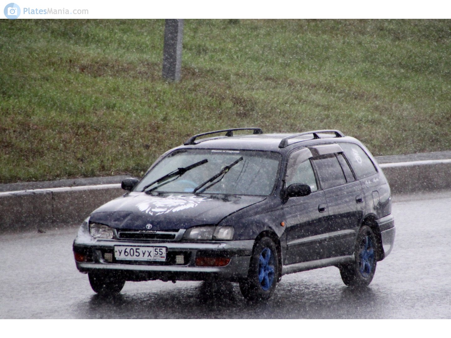 у 605 ух 55, Toyota Caldina 1st gen (T190), 1992–2002