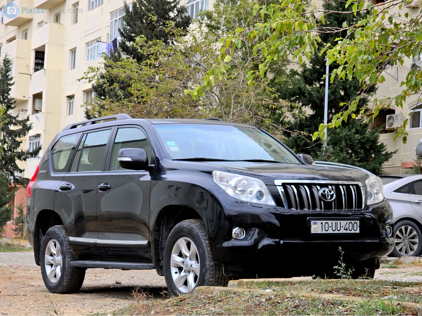 10 UU 400, Toyota Land Cruiser Prado 