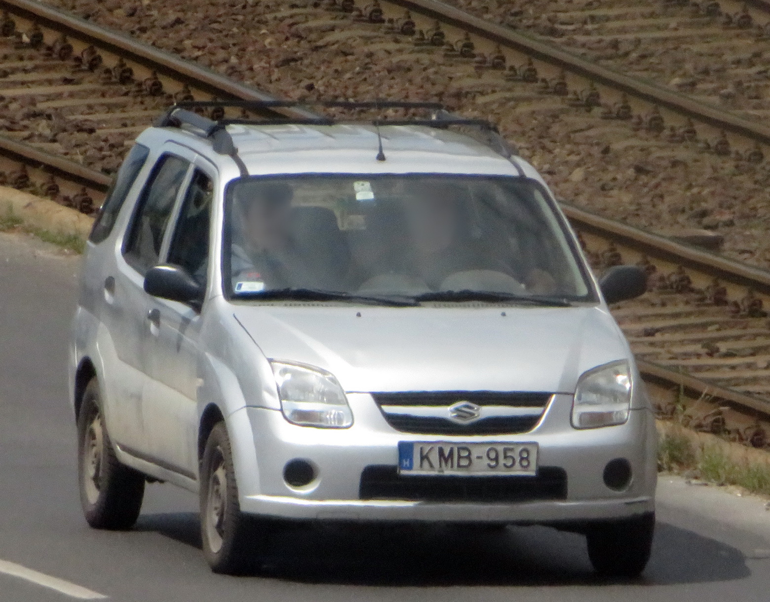 KMB-958, Suzuki Ignis 1st gen 5-door Hatch (FH/MH), 2000–2006