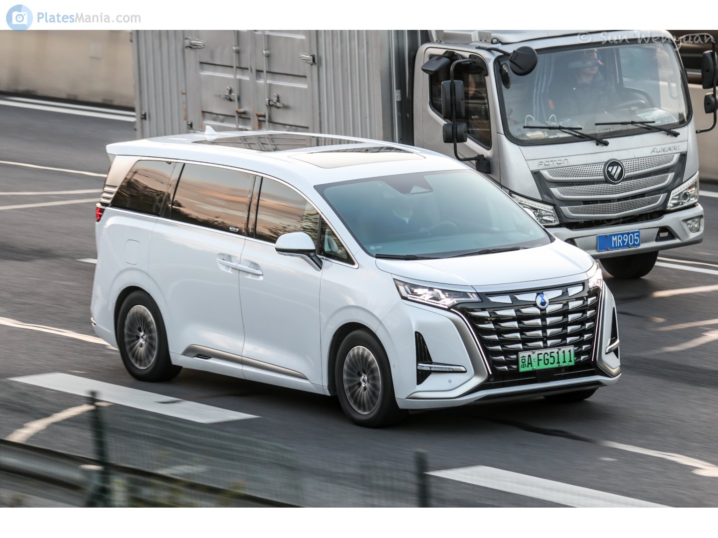 京A·FG5111, Denza (Tengshi) D9 1st gen DM-i, 2022–