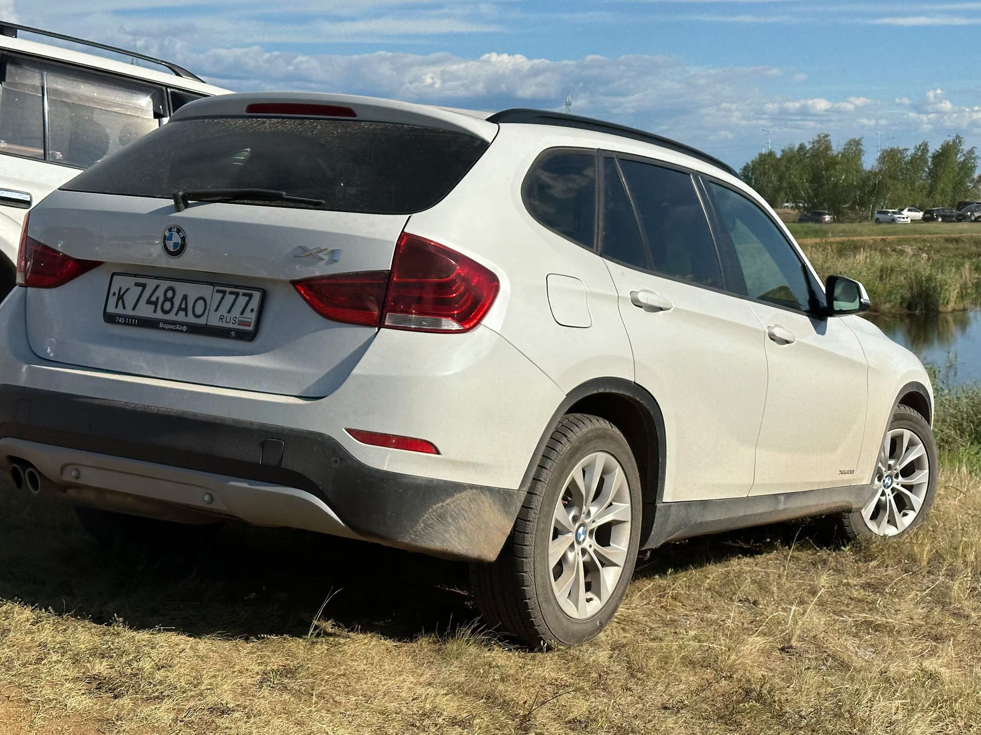 к 748 ао 777, BMW X1 