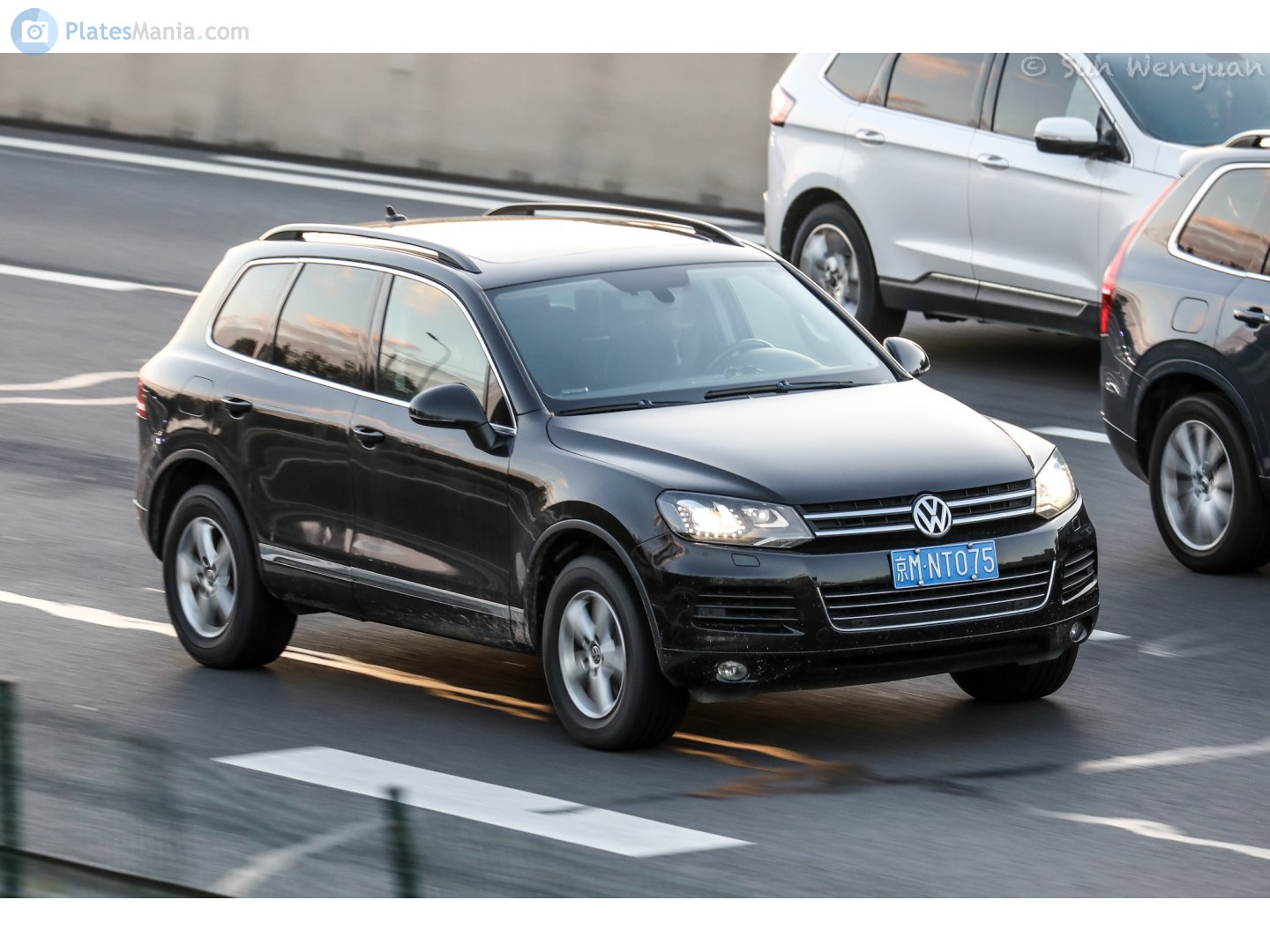 京M·NT075, Volkswagen Touareg 2nd gen (7P), 2010–2018