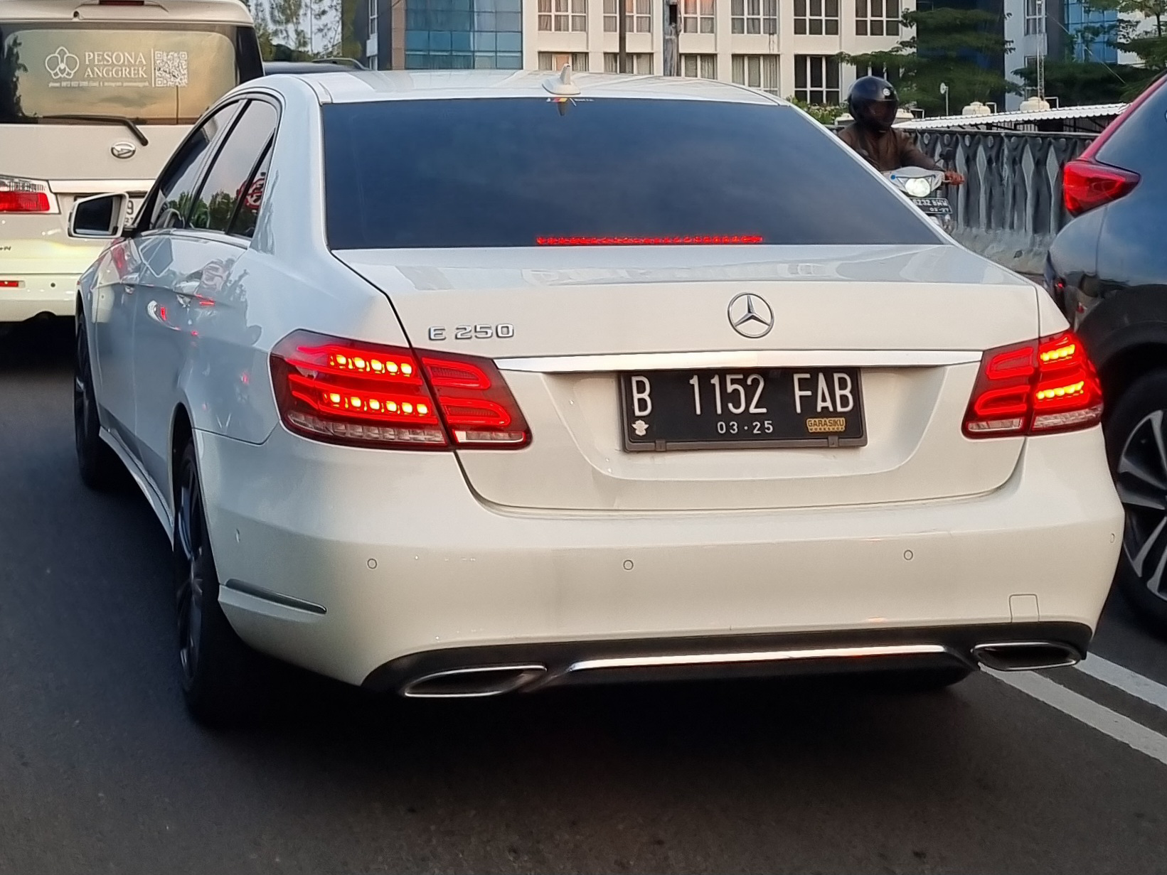 B 1152 FAB, Mercedes-Benz E-Klasse 4th gen Sedan (W212), 2009­–2013