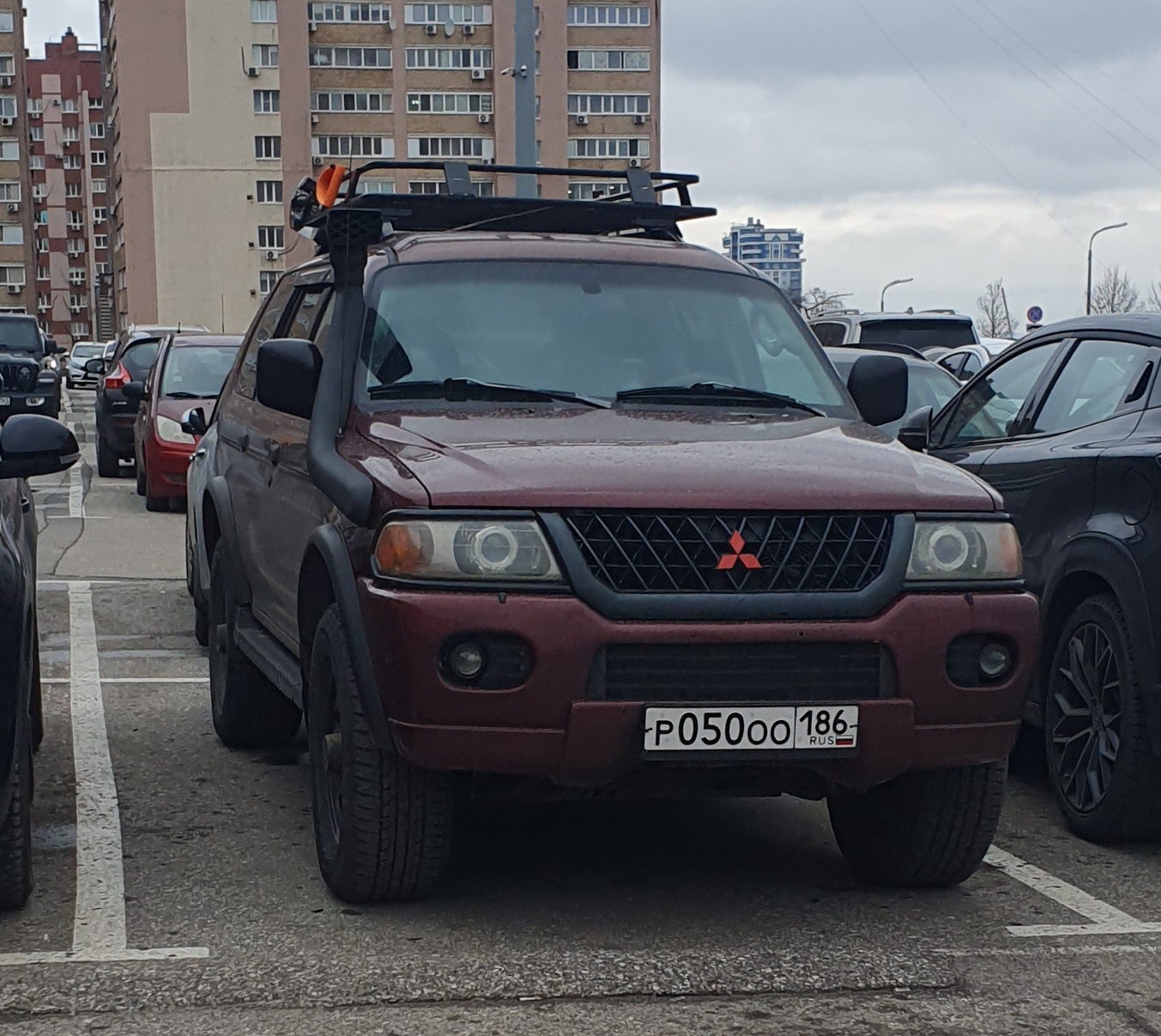 р 050 оо 186, Mitsubishi Montero Sport 1st gen (K80/K90/PA), 1996–2008