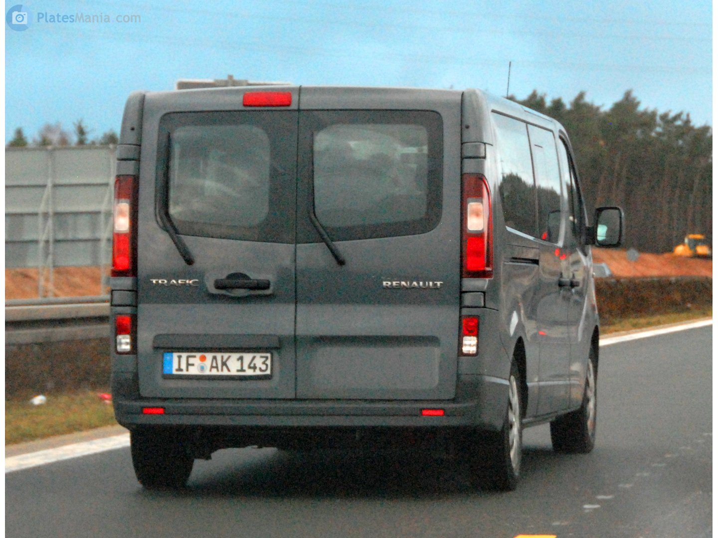 IF AK 143, Renault Trafic 
