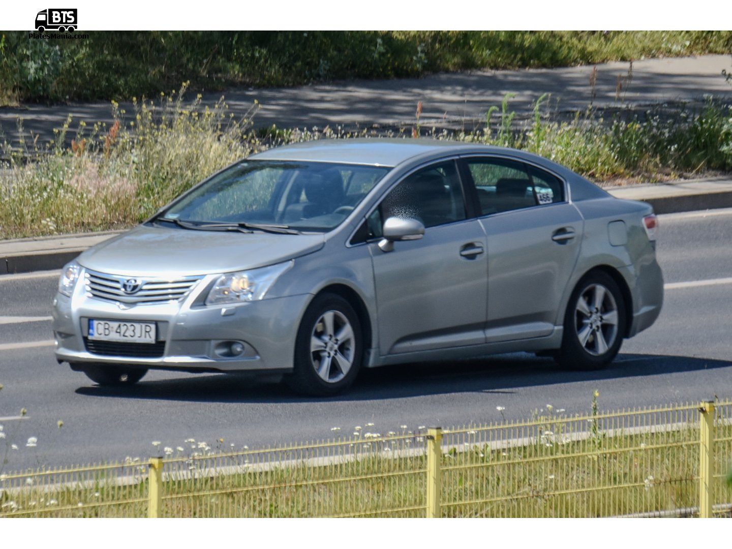 CB 423JR, Toyota Avensis 