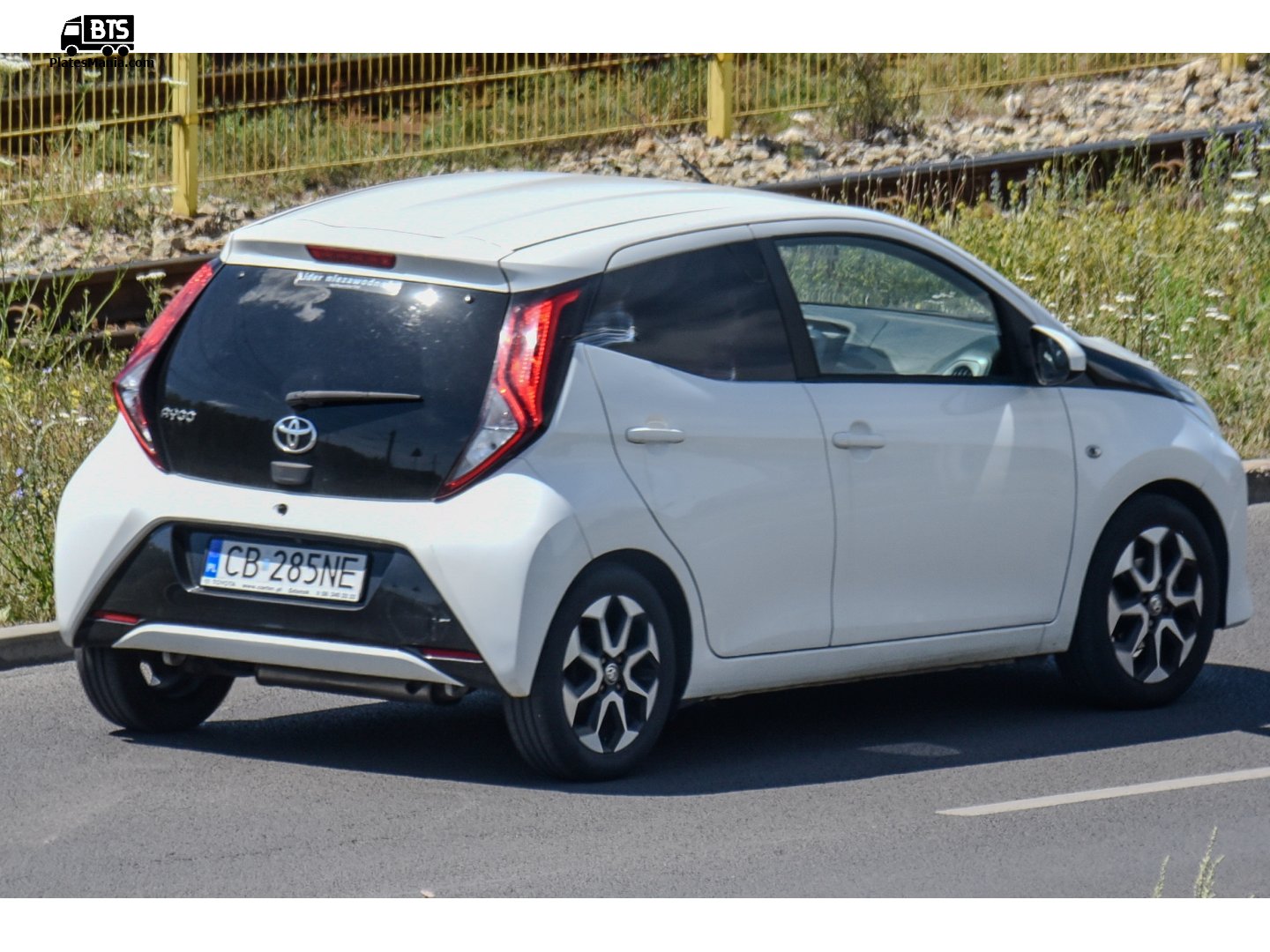 CB 285NE, Toyota Aygo 