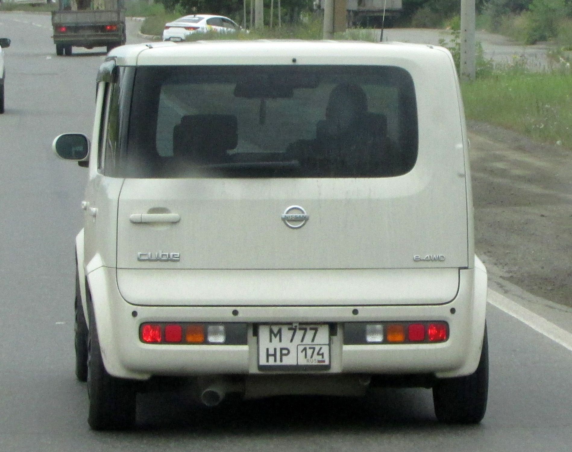 м 777 нр 174, Nissan Cube 2nd gen (Z11), 2002–2008