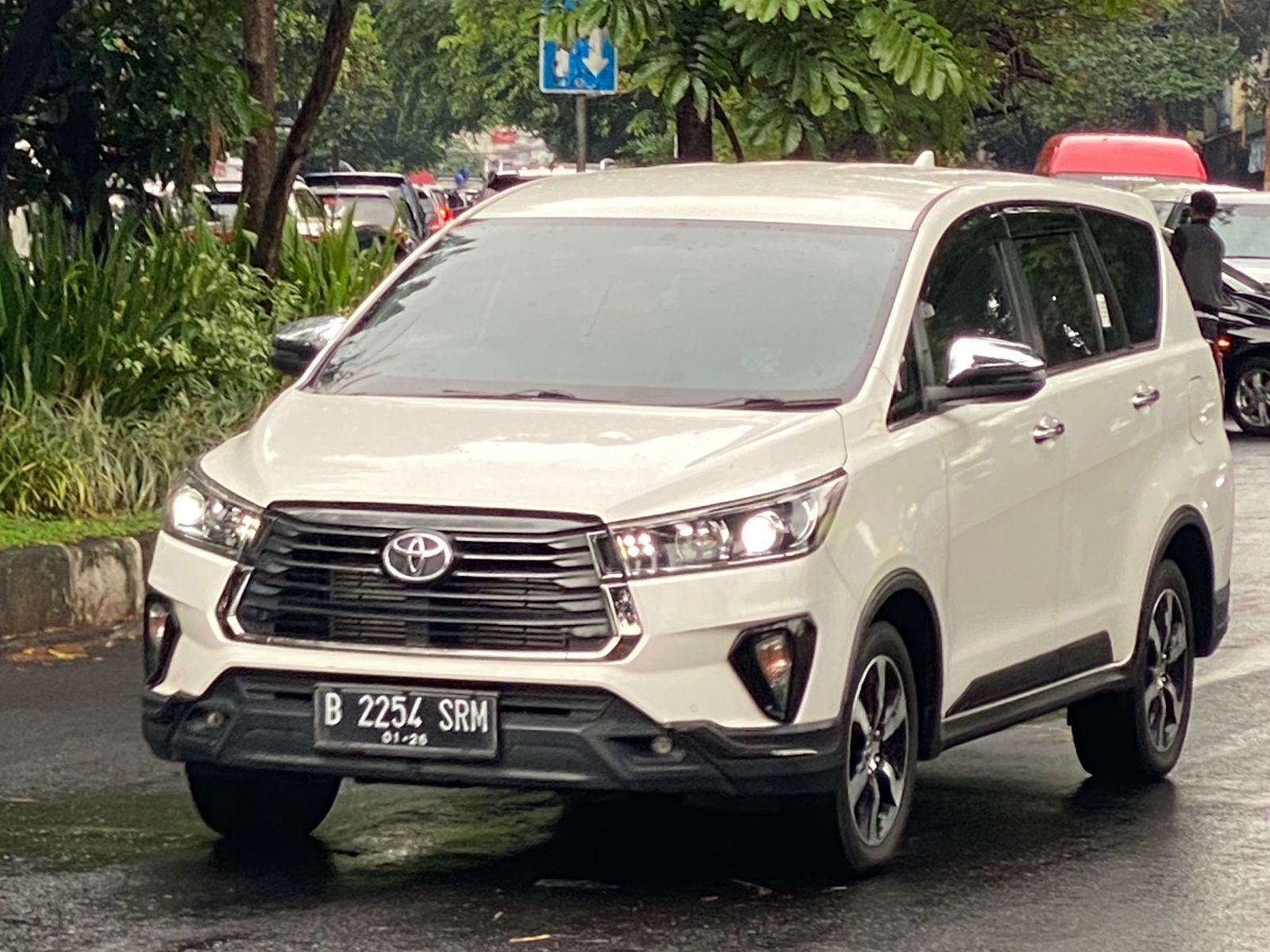 B 2254 SRM, Toyota Innova 2nd gen Kijang Innova (AN140), 2015–2022