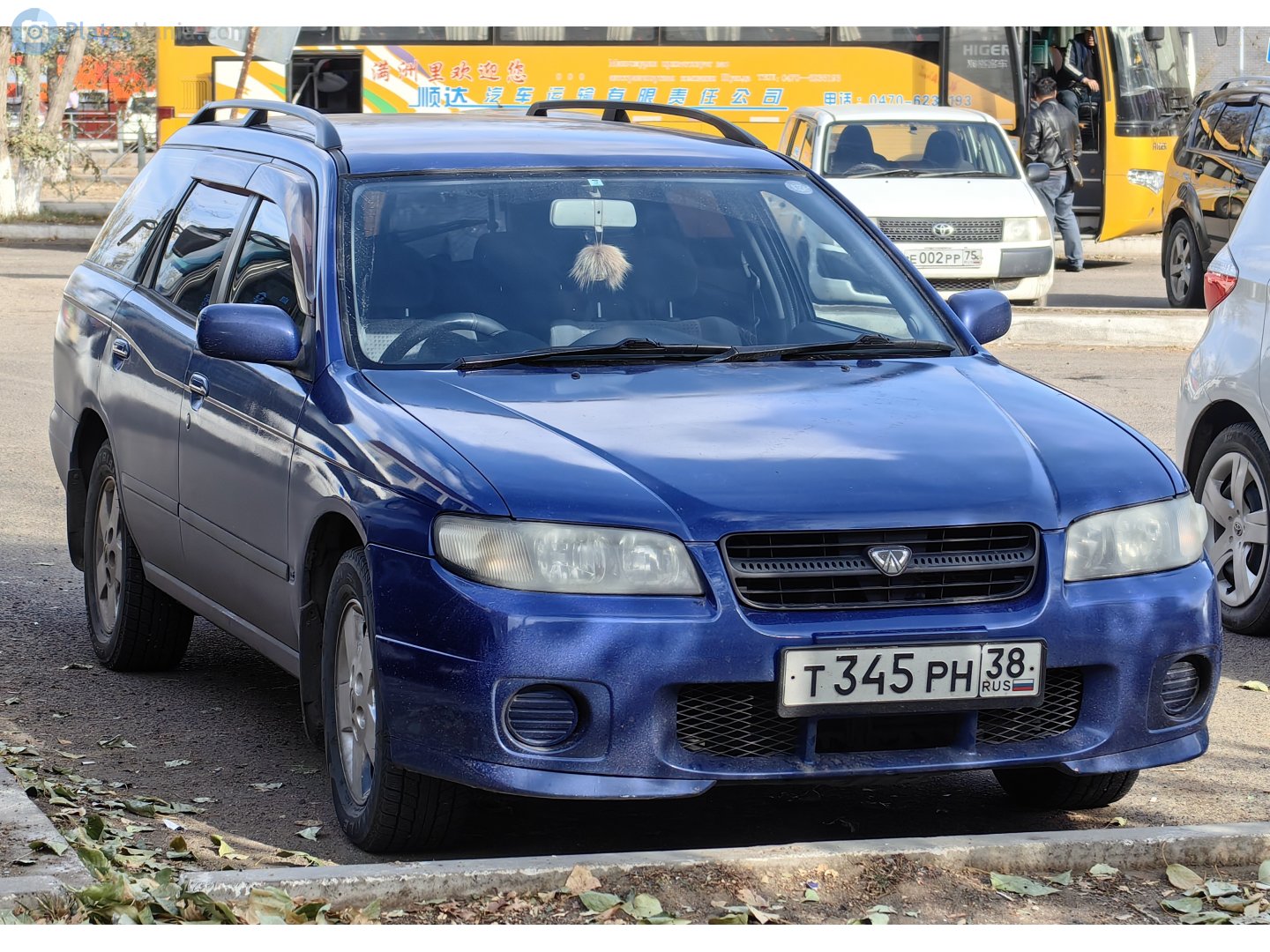 т 345 рн 38, Nissan Avenir 2nd gen (W11), 1998–2005