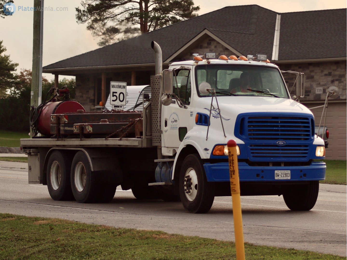 BW-21903, Ford L-Series 