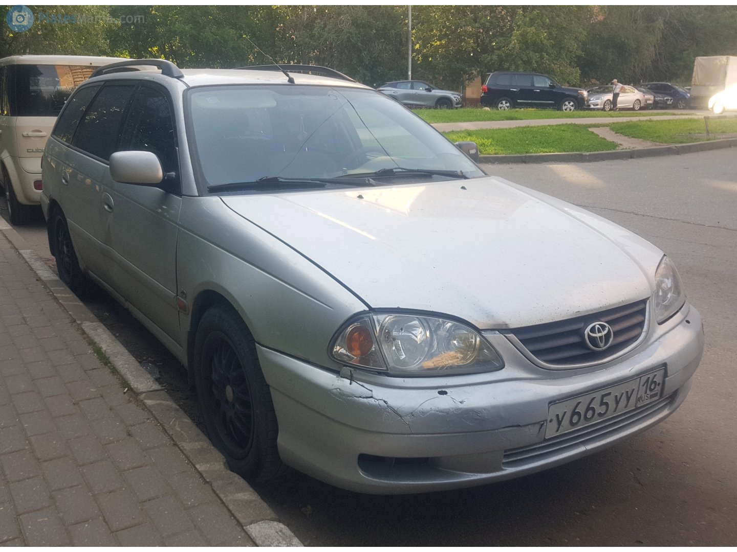 у 665 уу 16, Toyota Avensis 1st gen Wagon (T220), 1997–2003