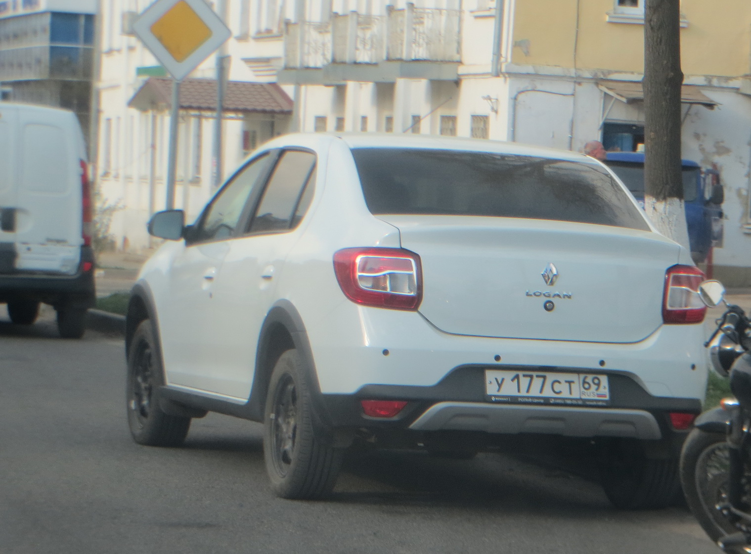 у 177 ст 69, Renault Logan 2nd gen Sedan Stepway (L8), 2018–