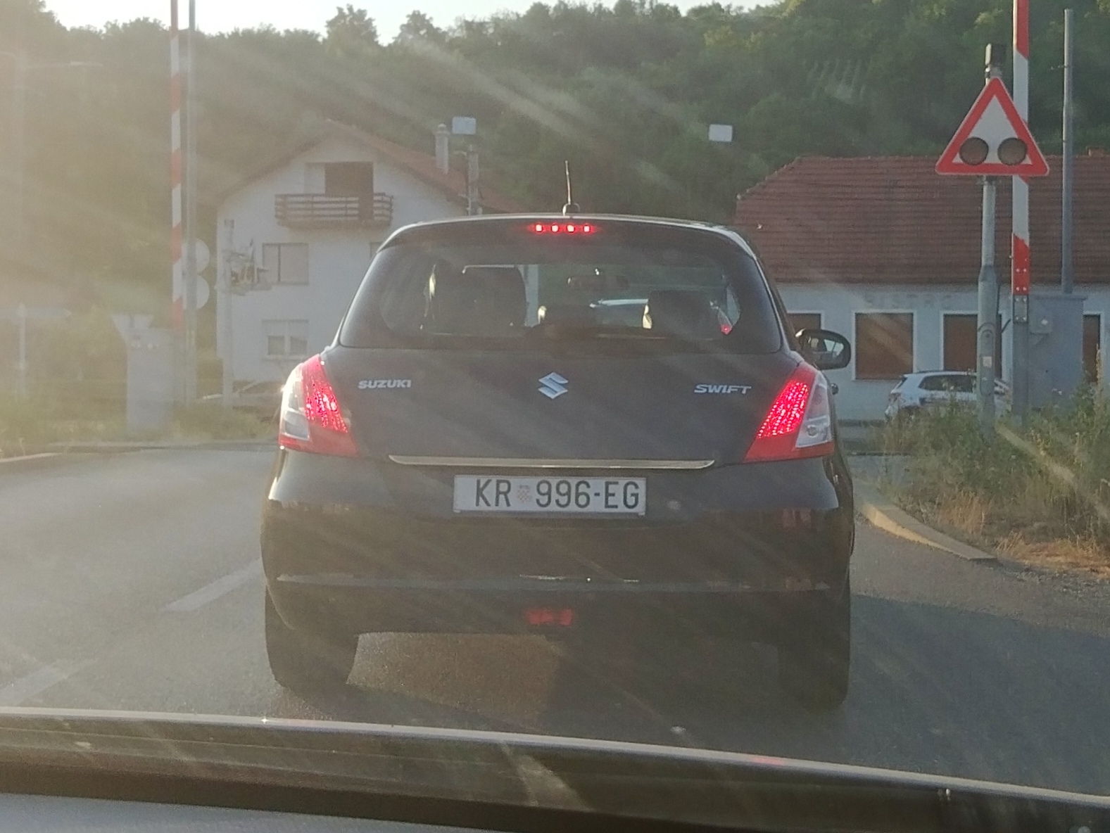 KR 996-EG, Suzuki Swift 