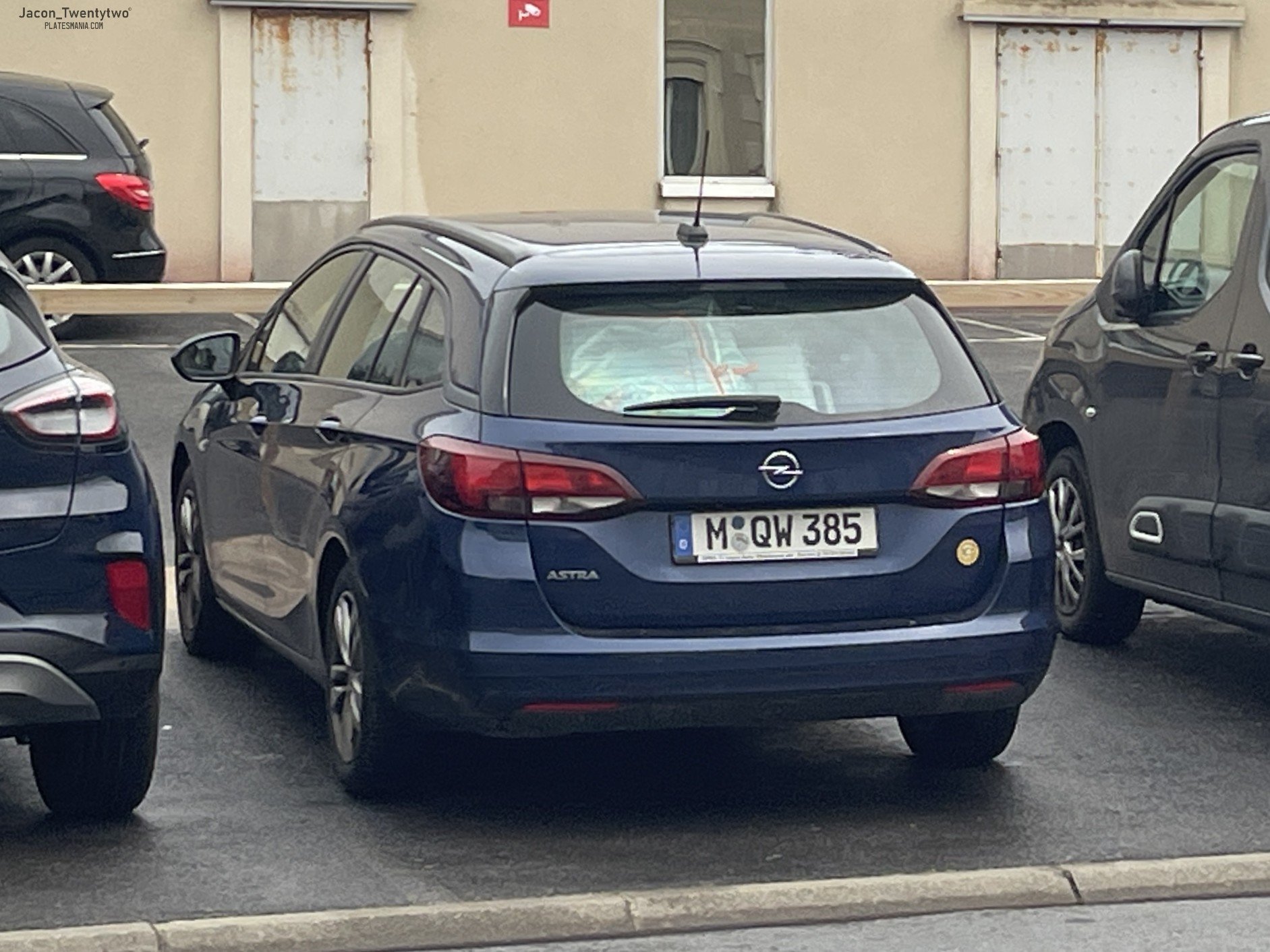 M QW 385, Opel Astra 