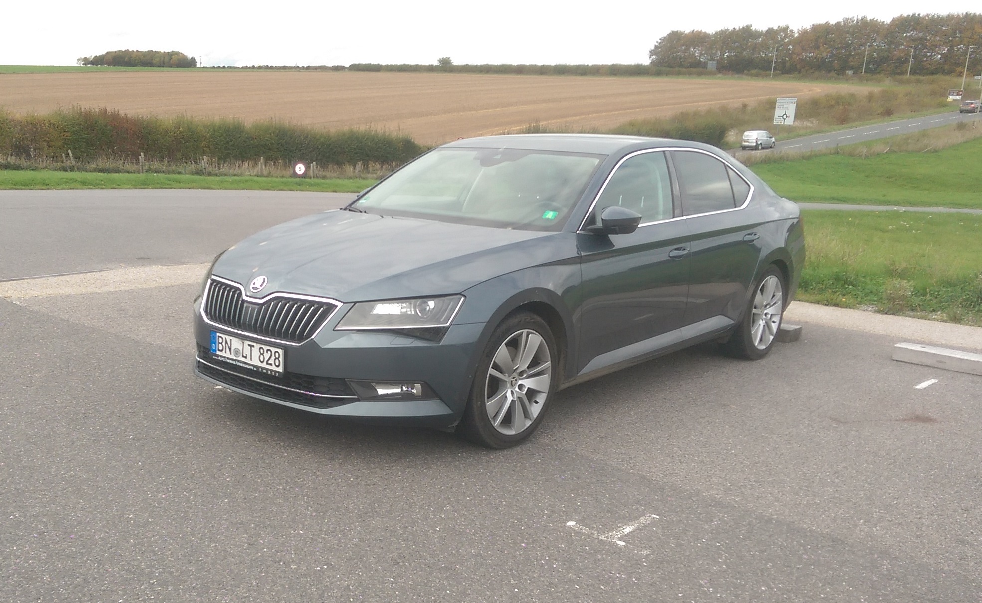 BN LT 828, Skoda Superb 