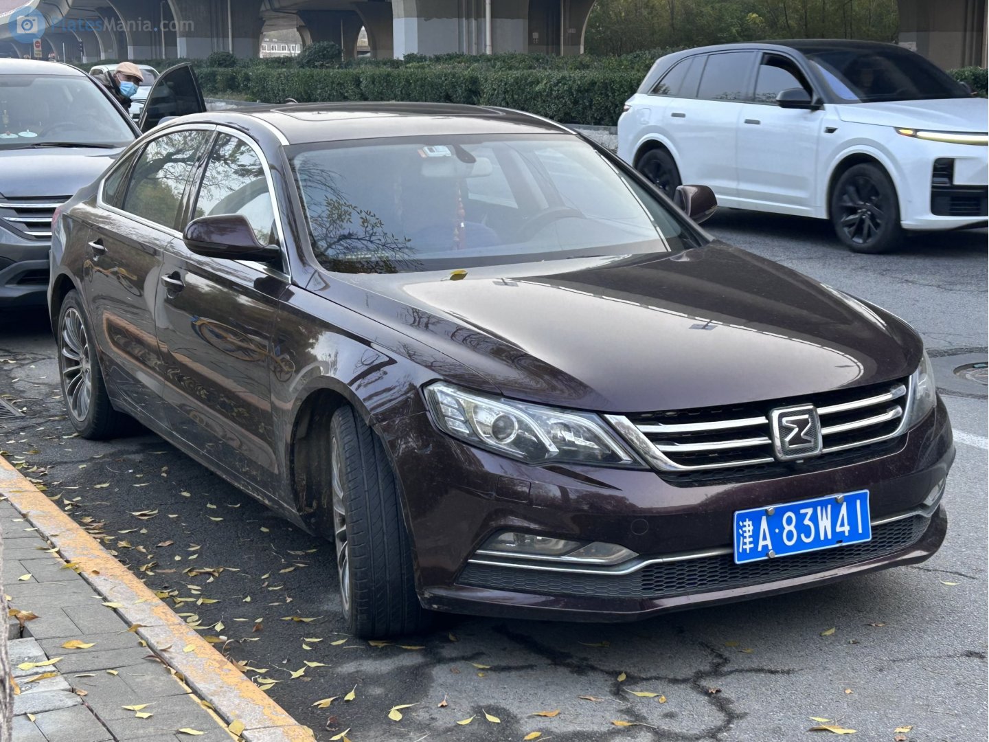 津A·83W41, Zotye Z700 