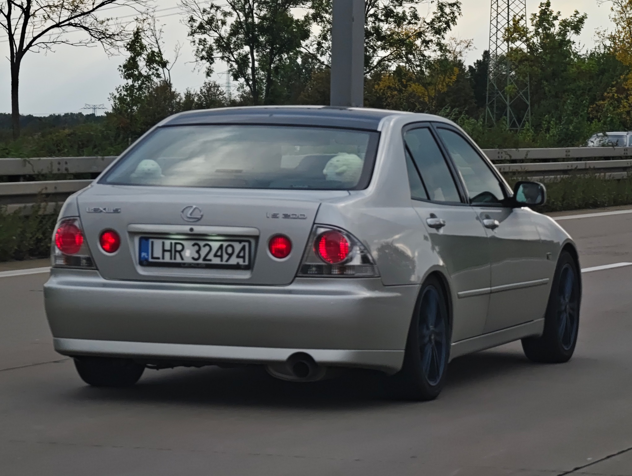 LHR 32494, Lexus IS 1st gen Sedan (XE10), 1999–2005