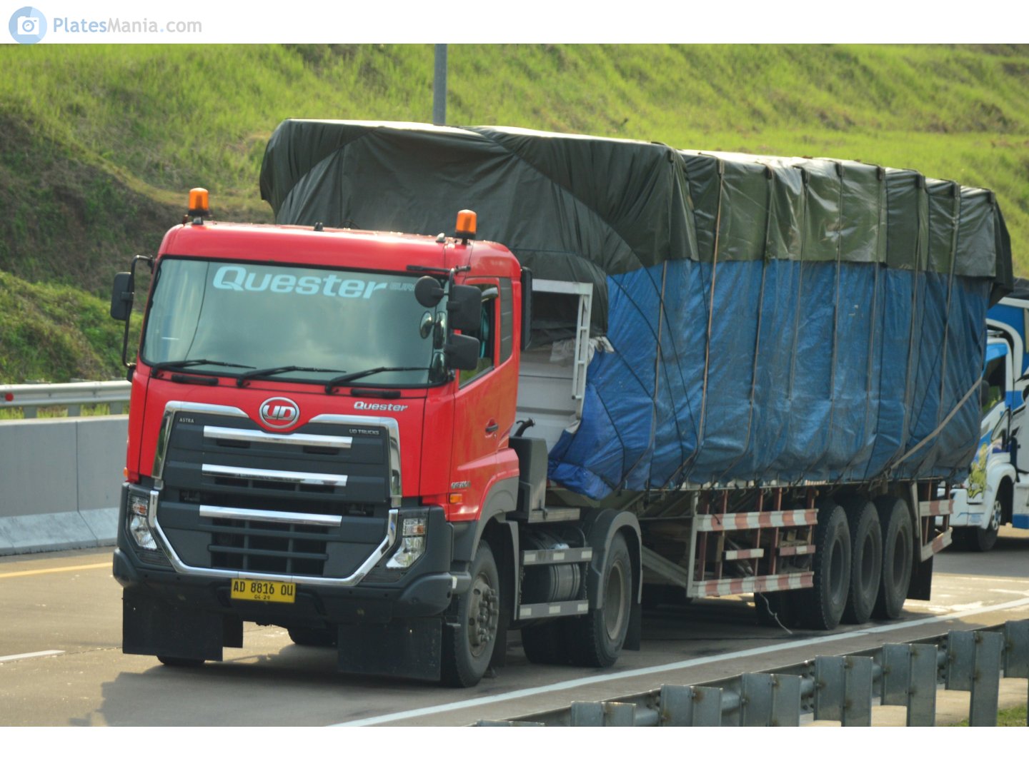 AD 8816 OU, UD Trucks Quester 