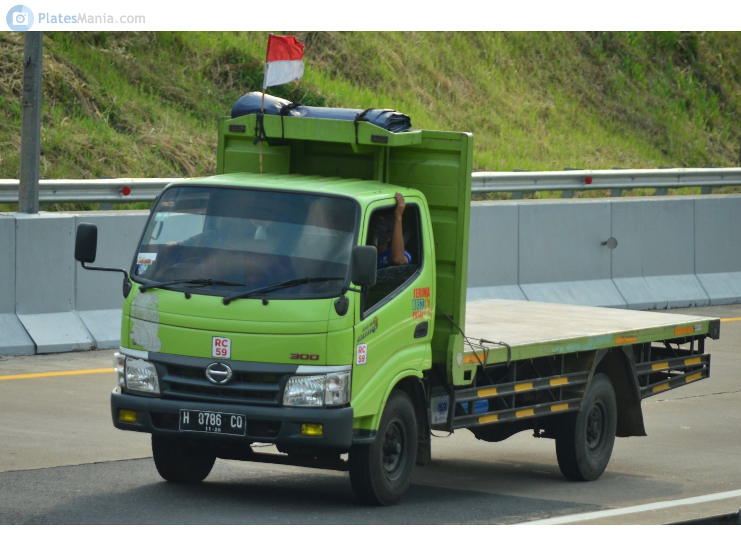 H 8786 CQ, Hino 300 Series 