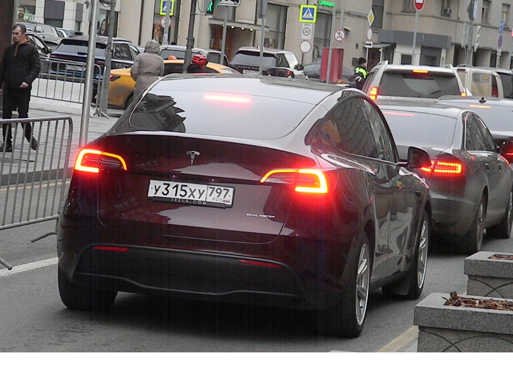 у 315 ху 797, Tesla Model Y 1st gen (5YJY), 2020–2025