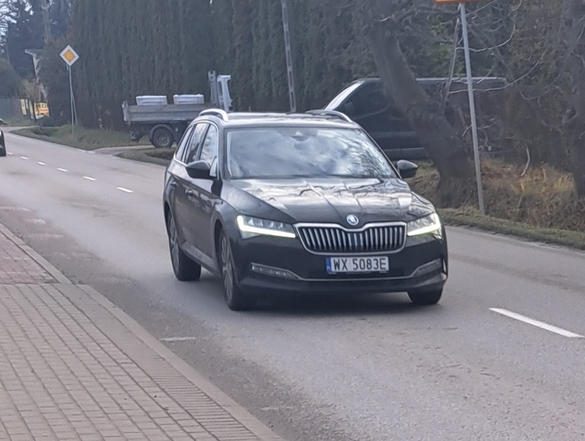 WX 5083E, Skoda Superb 3rd gen Combi (B8/3V5), 2015–2019