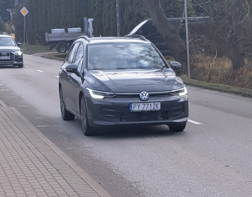 PY 7712K, Volkswagen Golf 8th gen Variant (CD1), 2020–