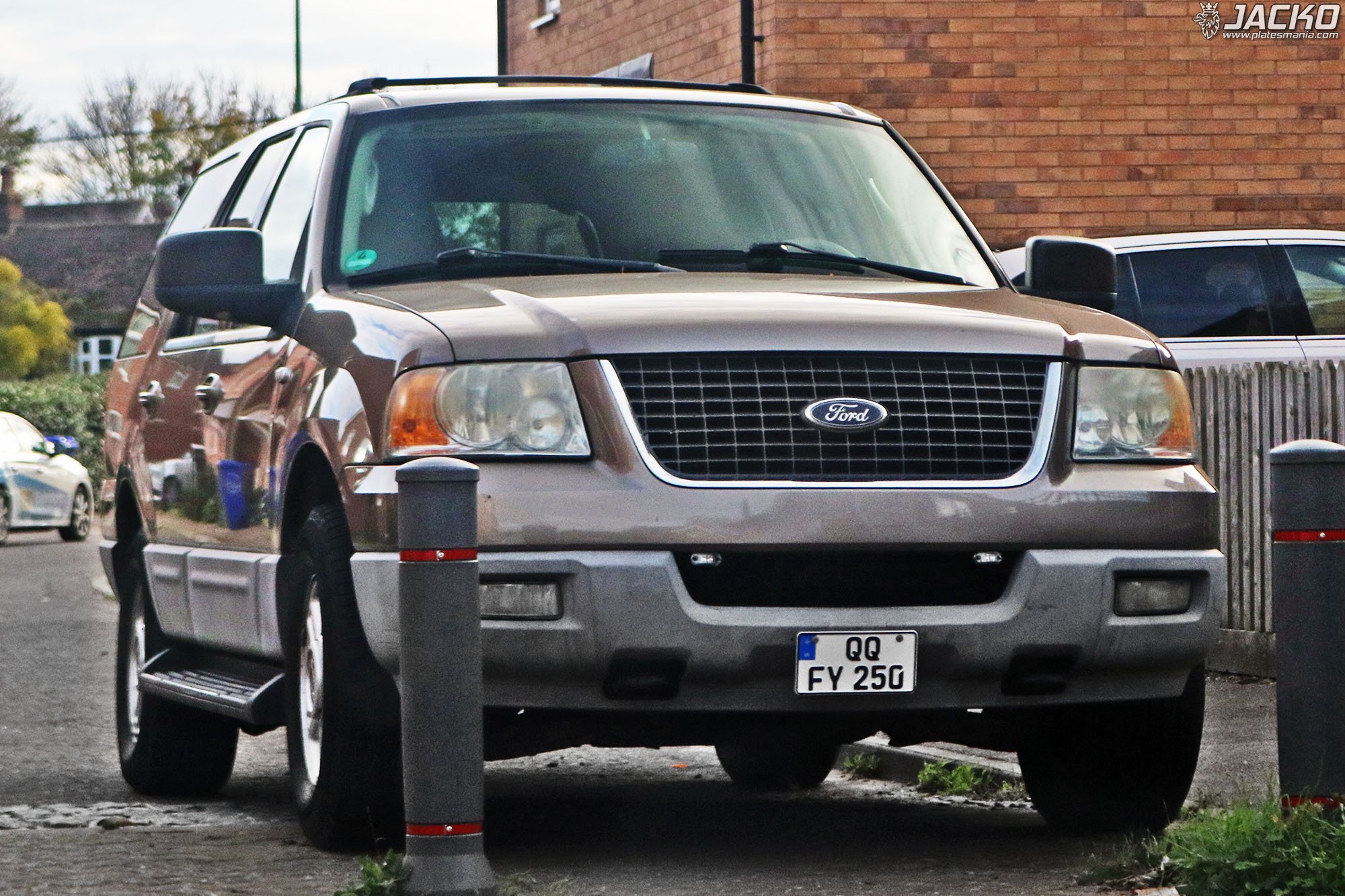 QQ FY 250, Ford Expedition 2nd gen (U222), 2002–2006