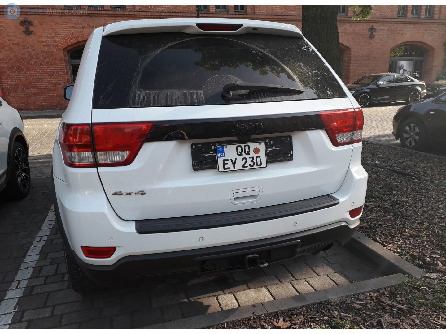 QQ EY 230, Jeep Grand Cherokee 4th gen (WK2), 2010–2013