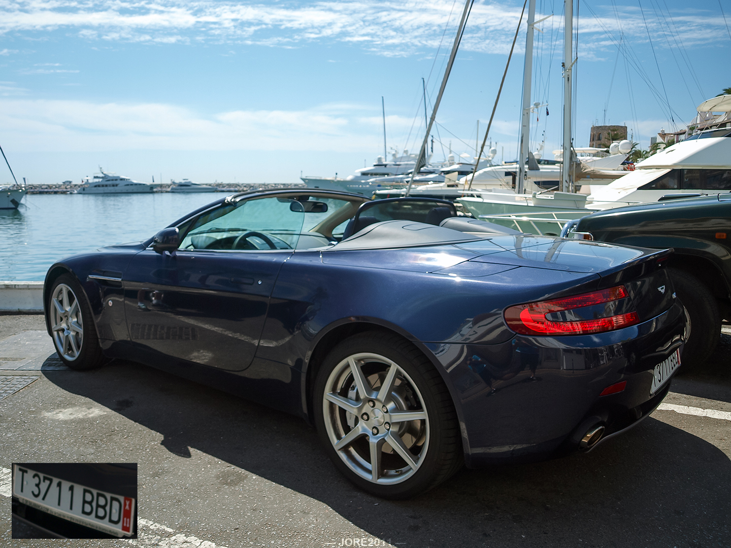 T 3711 BBD, Aston Martin V8 Vantage 