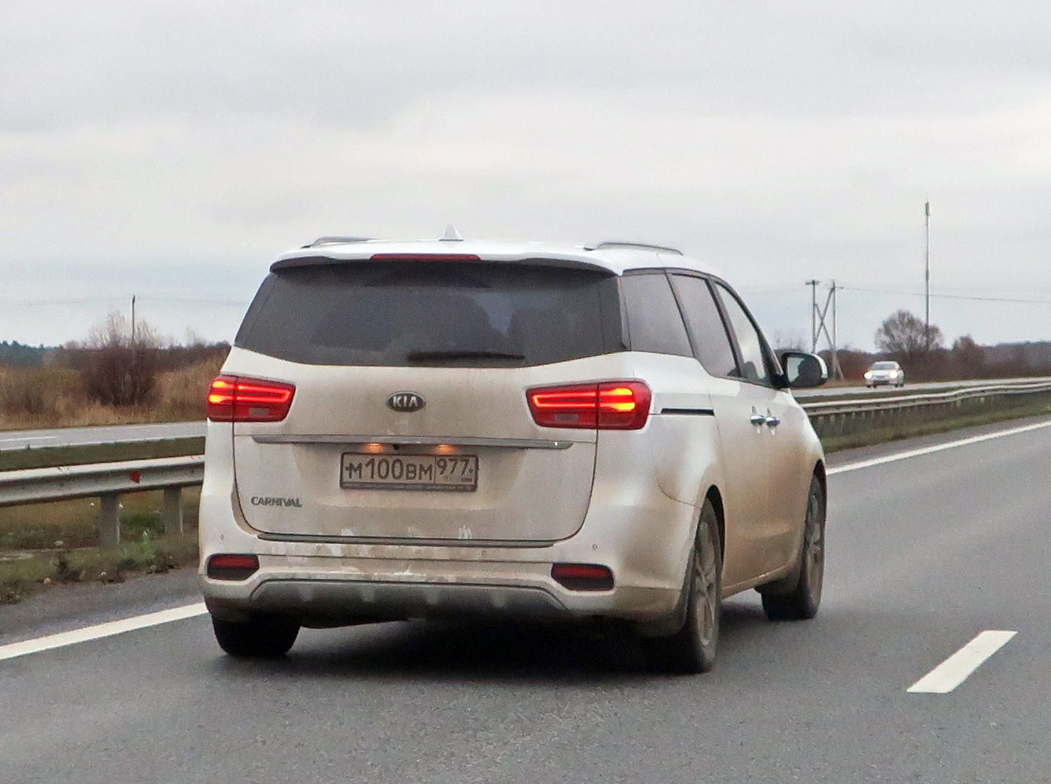 м 100 вм 977, Kia Carnival 