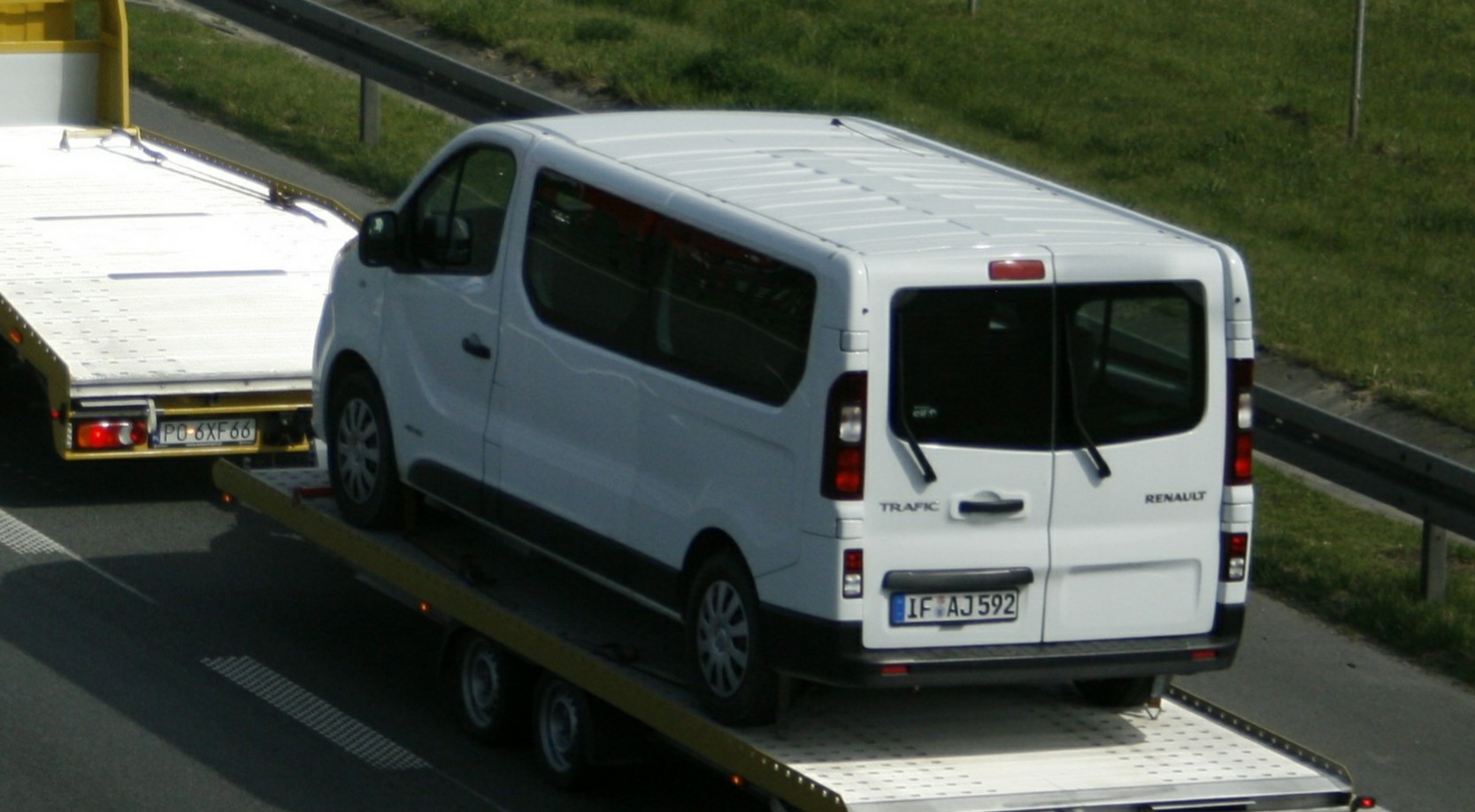 IF AJ 592, Renault Trafic 3rd gen (X82), 2014–2021