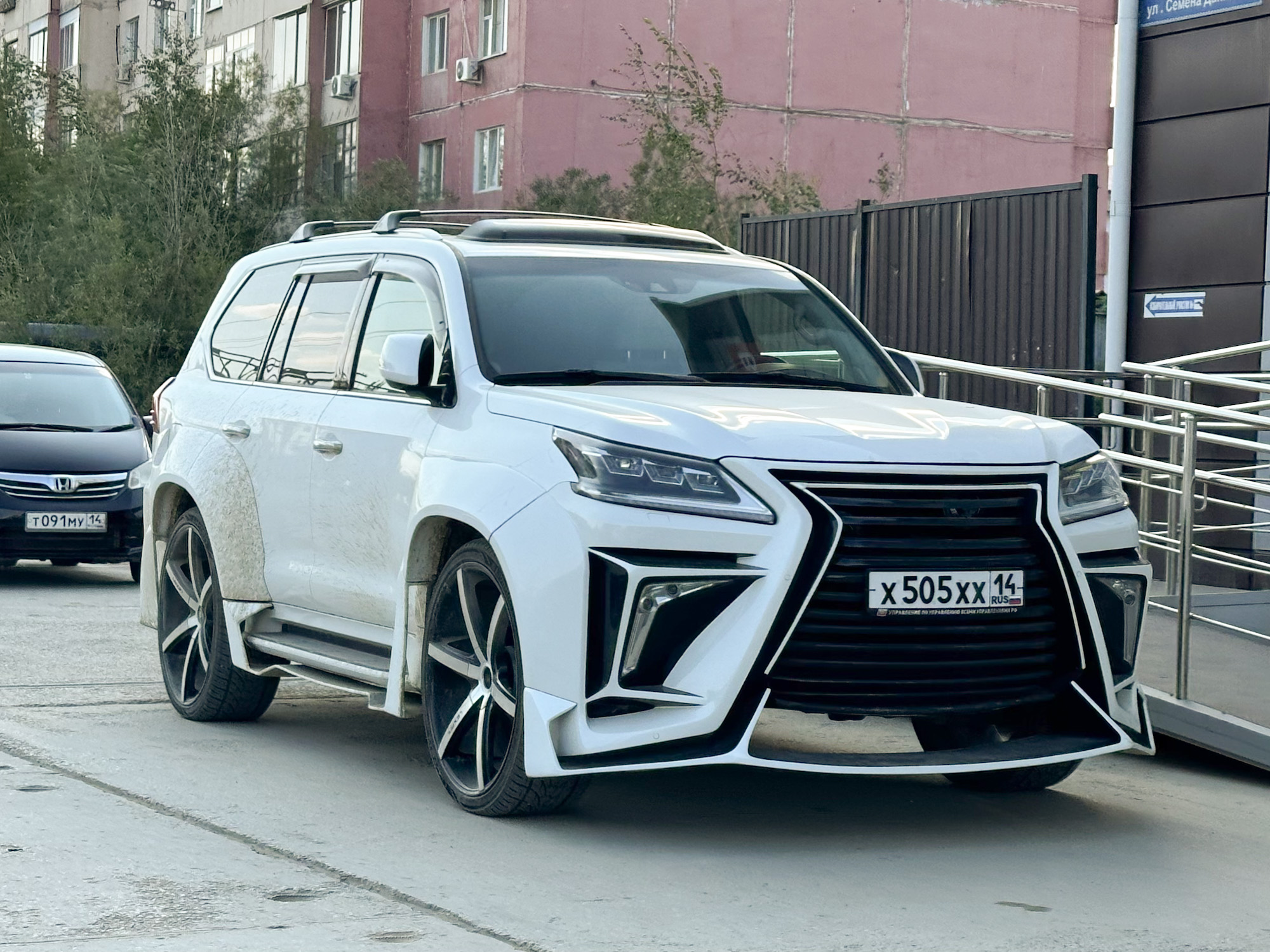 х 505 хх 14, Lexus LX 