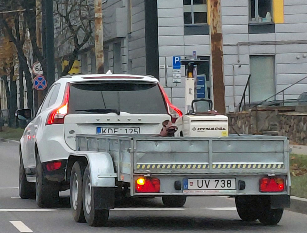 UV 738, Suski Przyczepy 