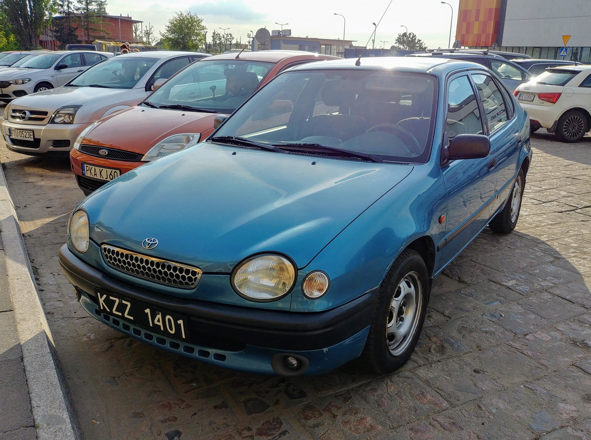 KZZ 1401, Toyota Corolla 