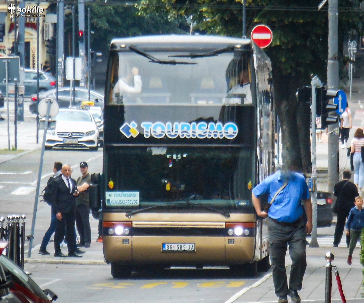 BG 585-JA, Van Hool TD924 