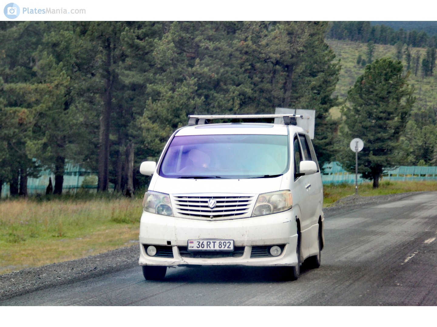 36 RT 892, Toyota Alphard 