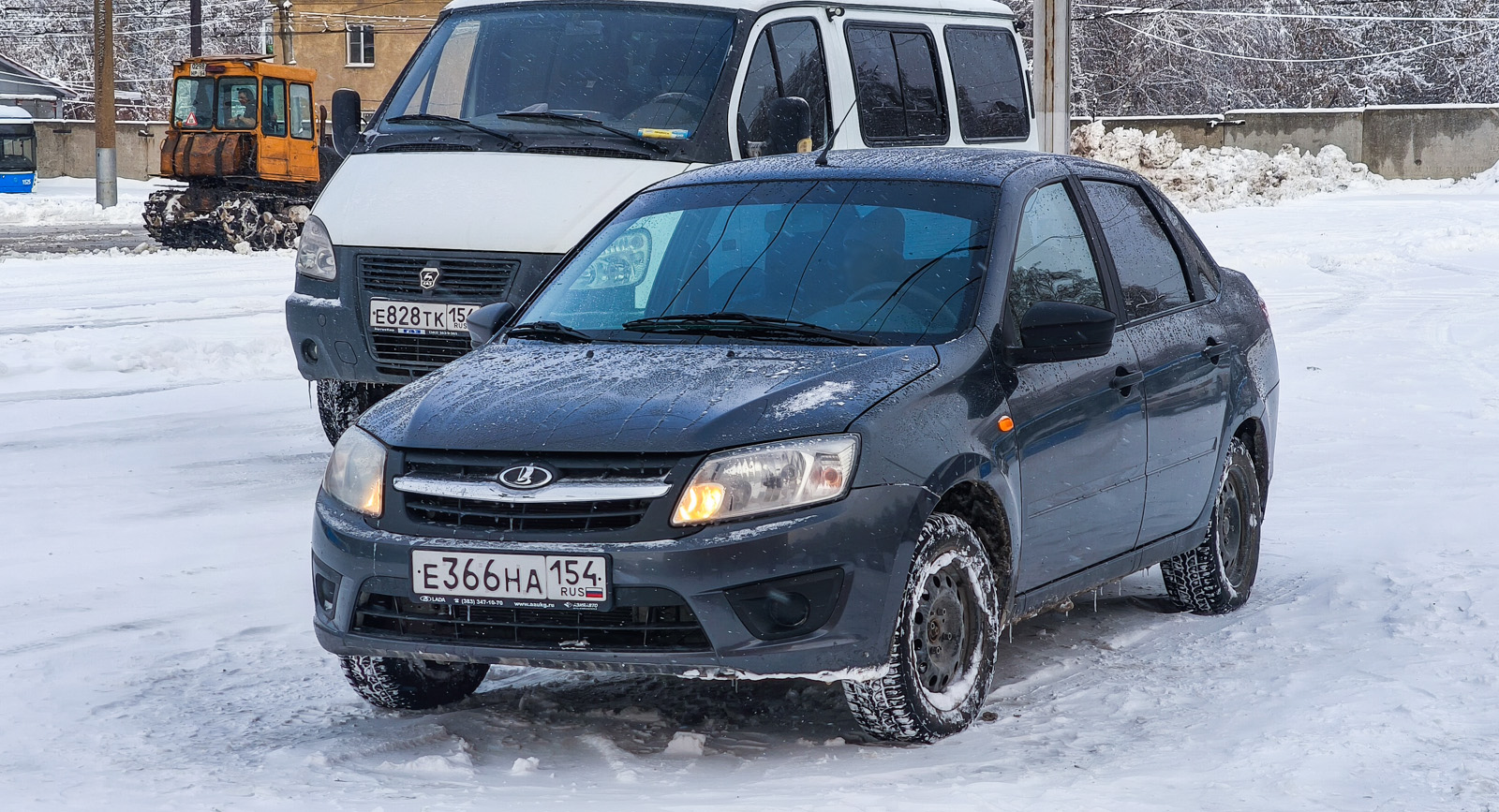 е 366 на 154, Lada (VAZ) 2190 Granta 2190, 2011–2018