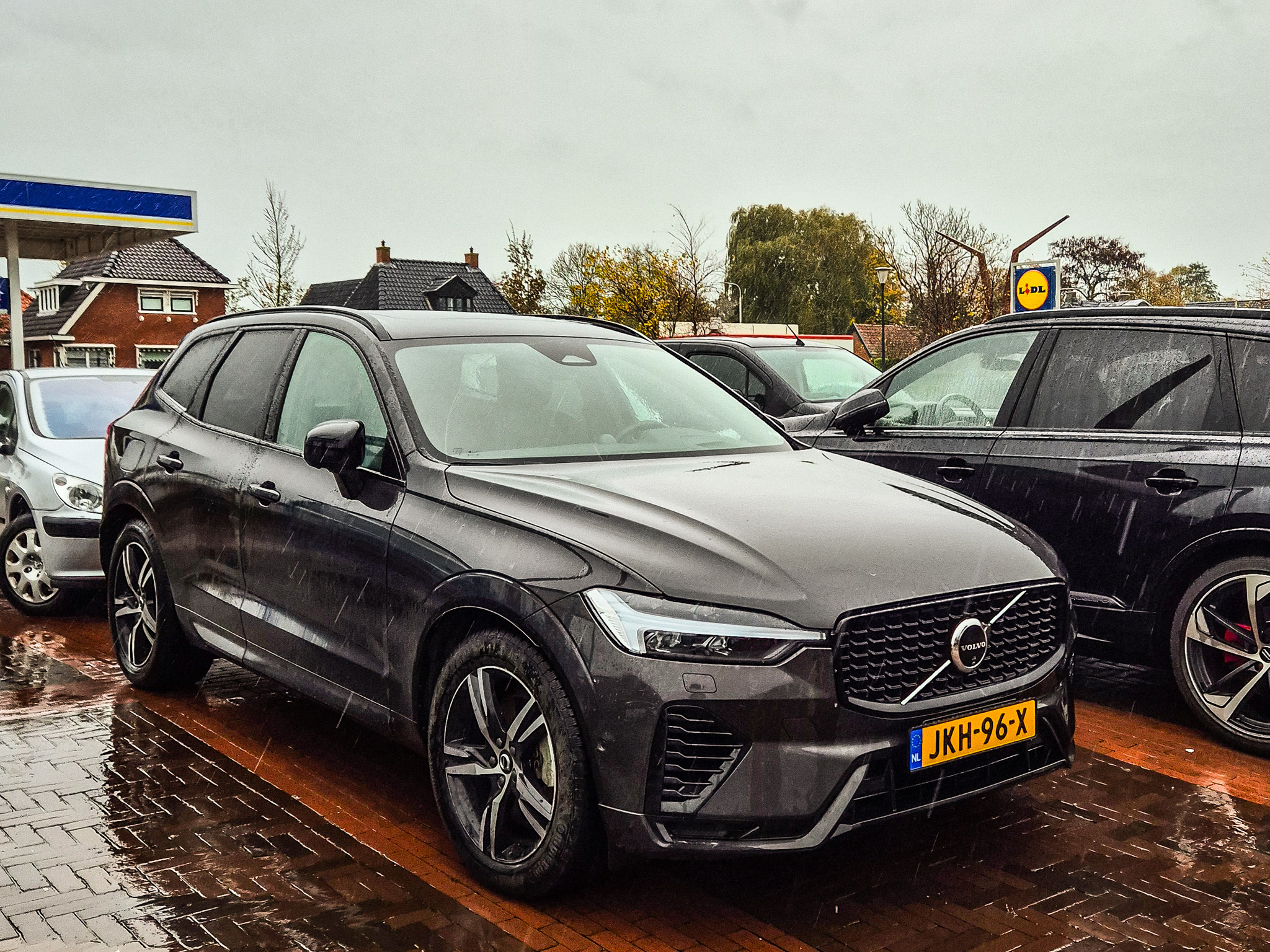 JKH-96-X, Volvo XC60 2nd gen (246), 2017–2025