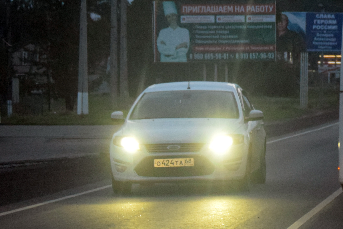 о 424 та 68, Ford Mondeo 3rd gen Sedan/Liftback (Mk4; CD345), 2007–2010 (–2011 for CN-market)