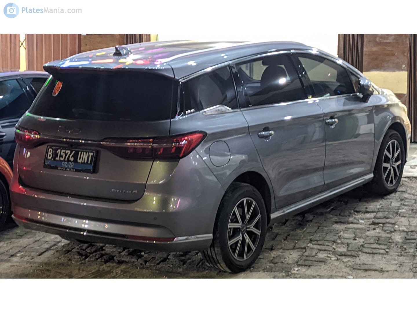 B 1574 UNT, BYD M6 2nd gen, 2024–