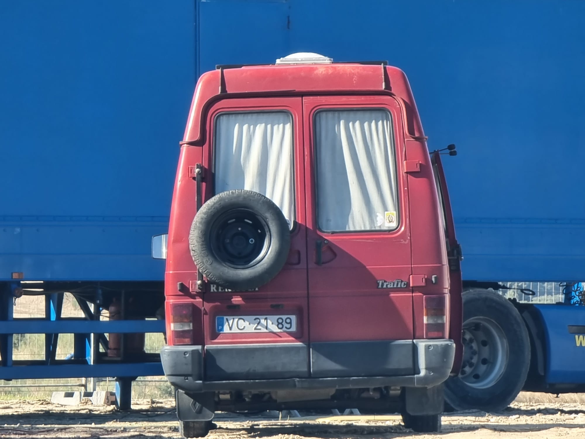 VC-21-89, Renault Trafic 1st gen, 1980–2001