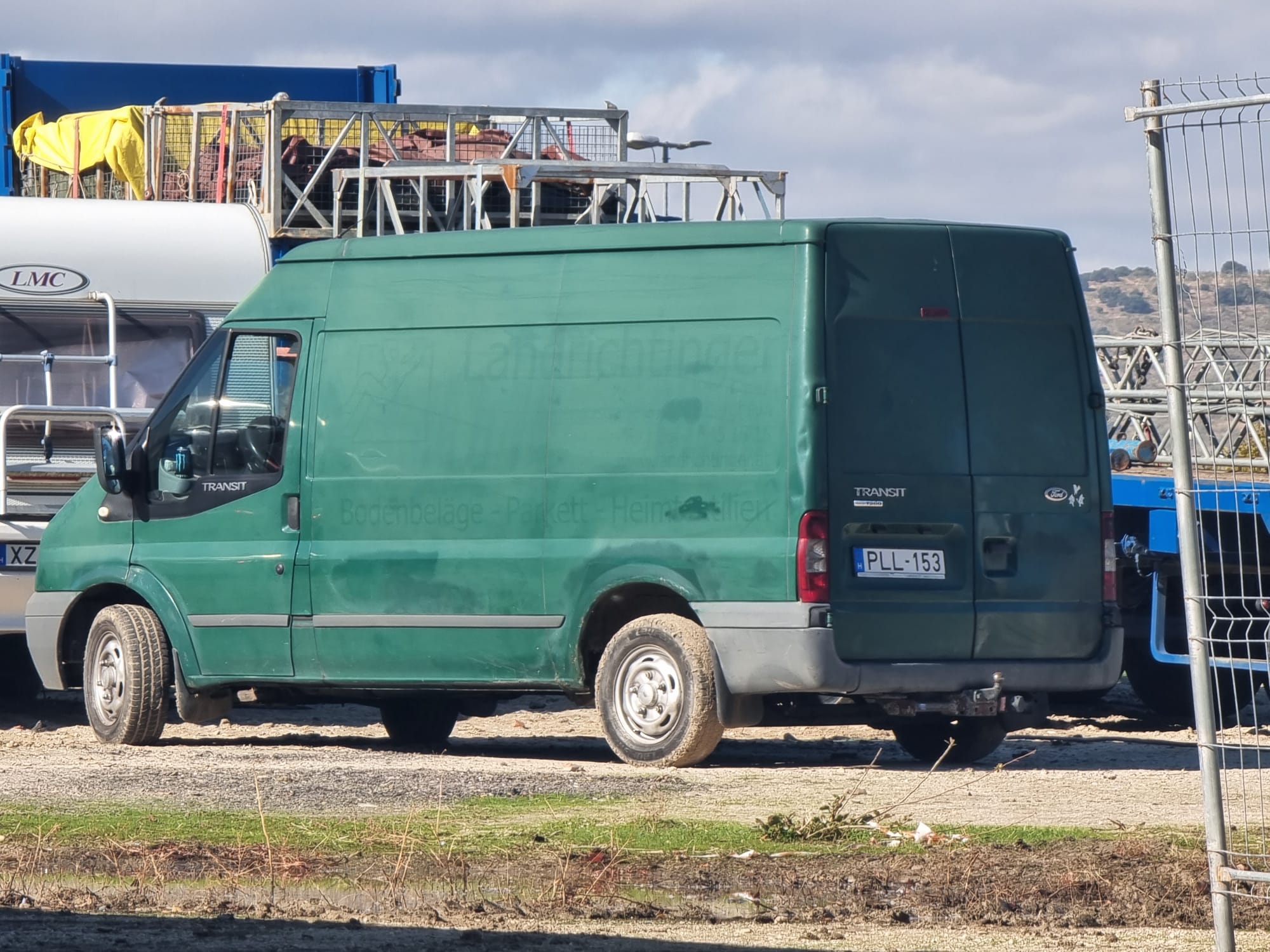 PLL-153, Ford Transit 3rd gen Van (V184/V185), 2000–2006