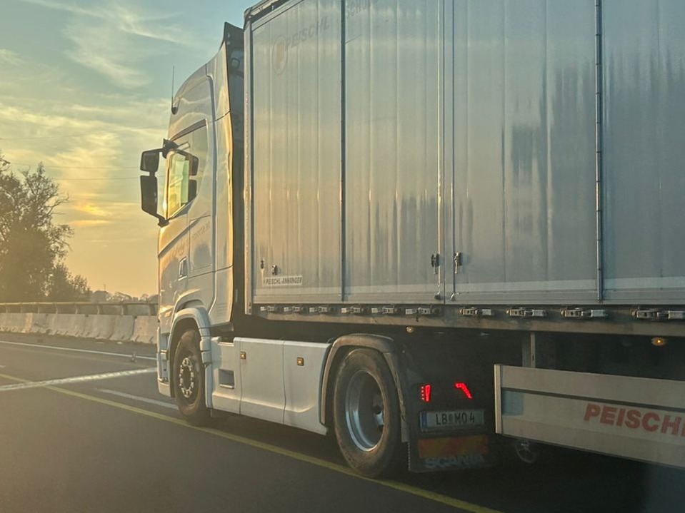 LB MO 4, Vanity Plates 