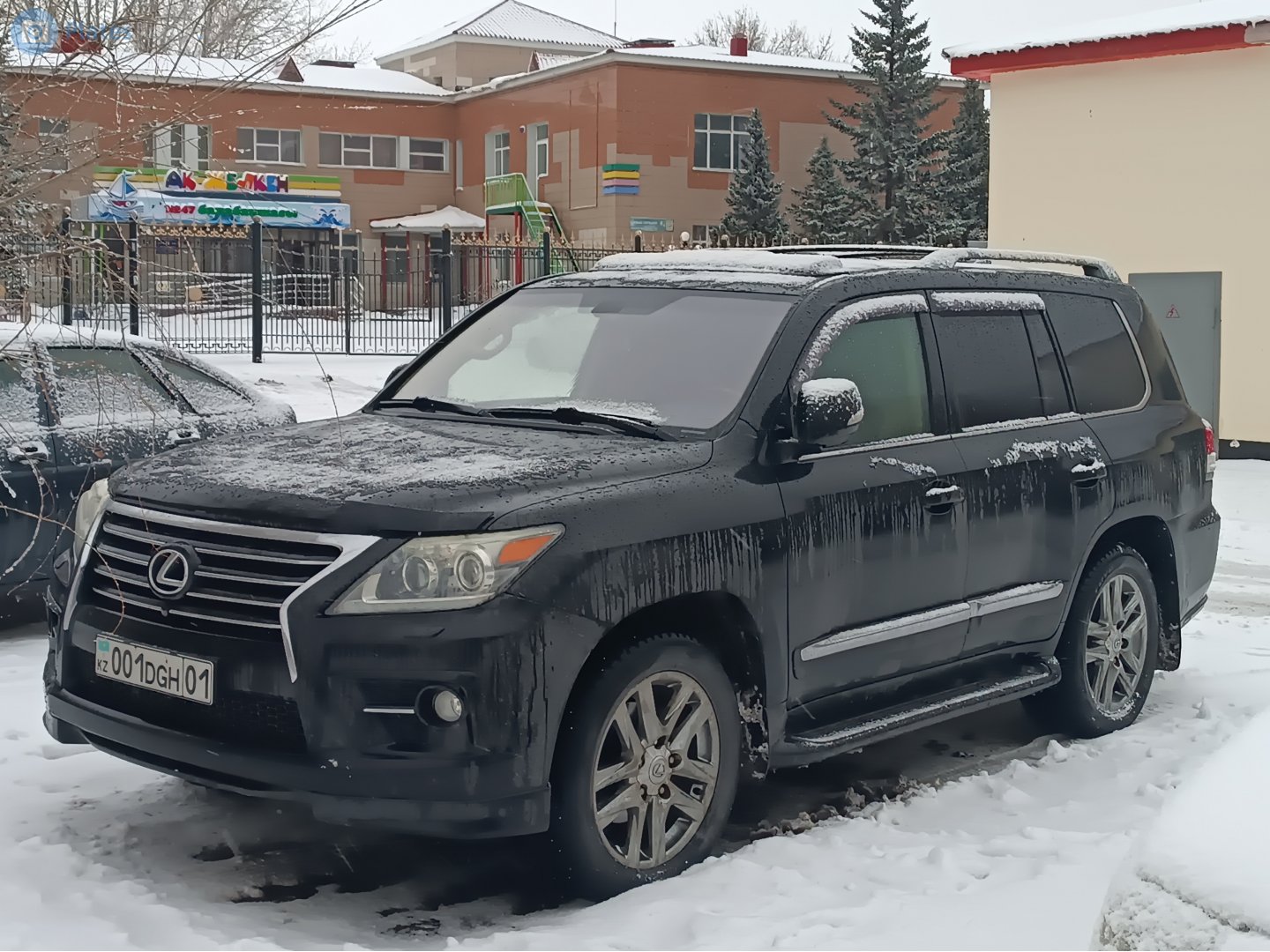 001 DGH 01, Lexus LX 3rd gen (J200), 1st facelift, 2012–2015