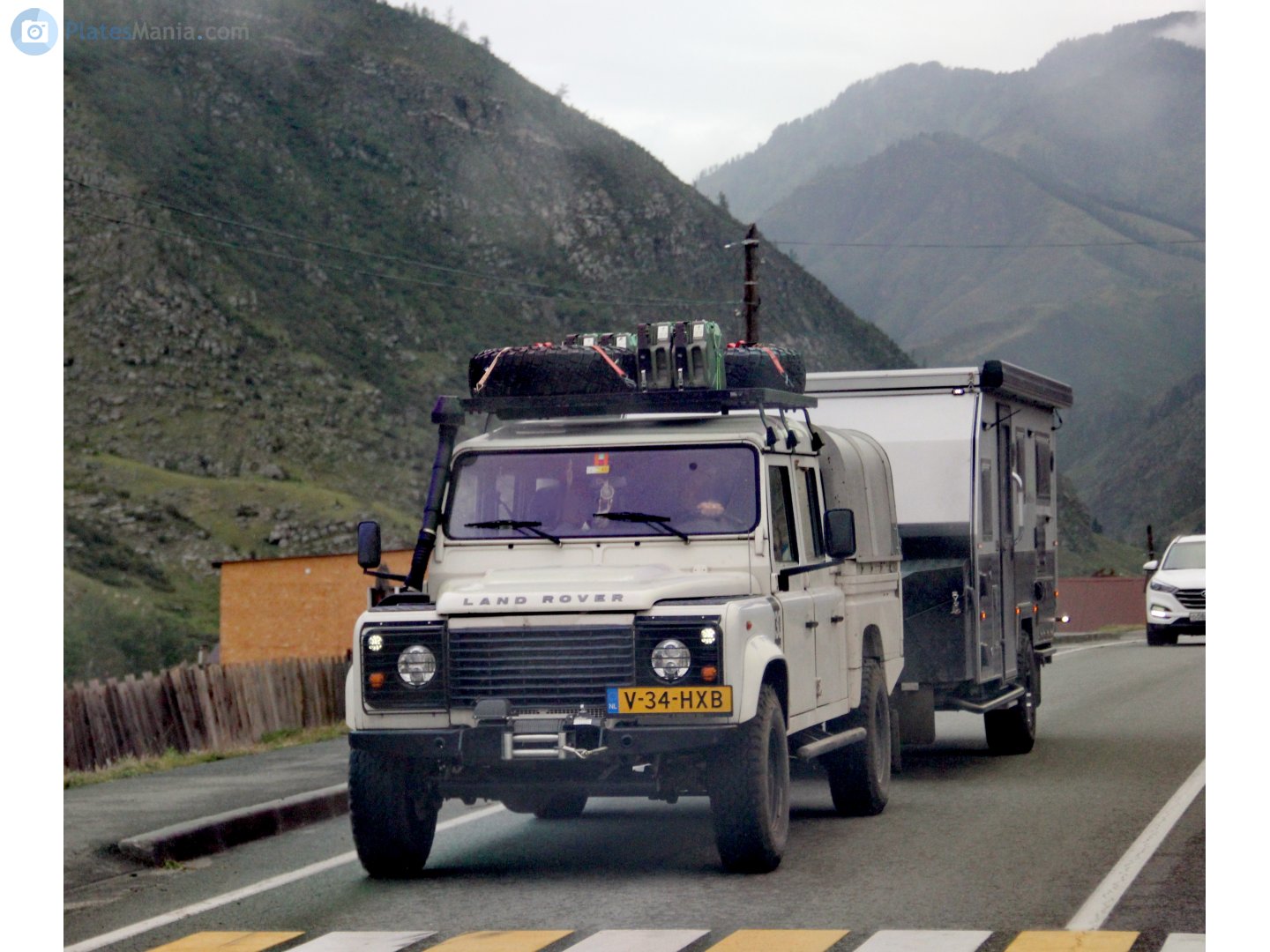 V-34-HXB, Land Rover Defender 