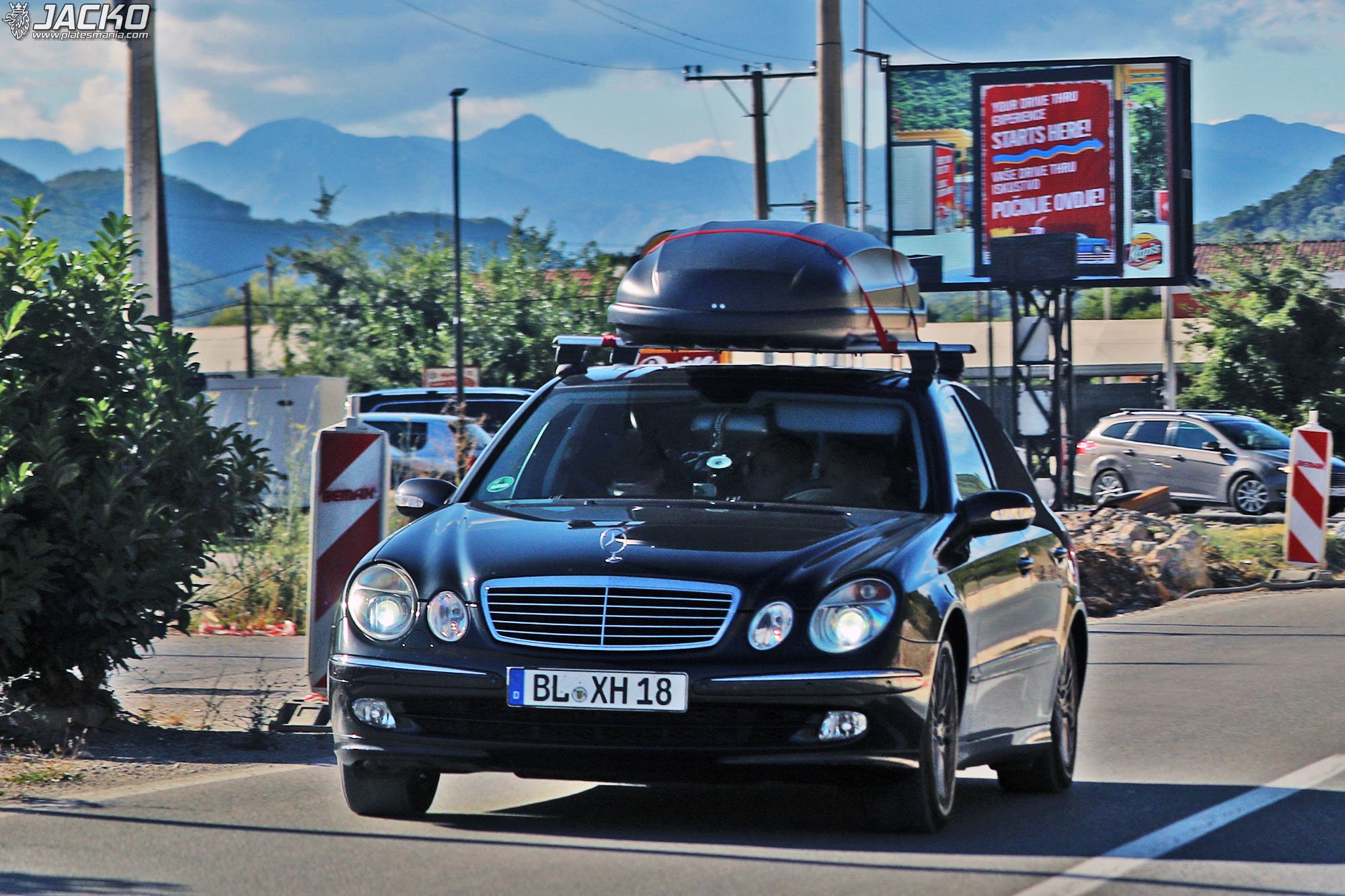 BL XH 18, Mercedes-Benz E-Klasse 3rd gen Sedan (W211), 2002­–2009
