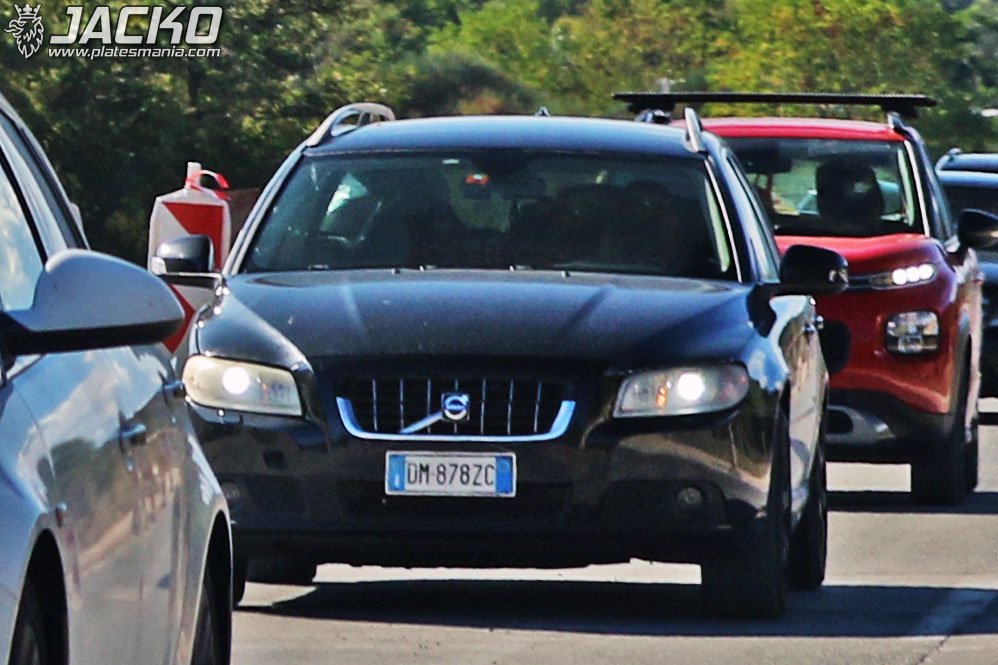 DM 878 ZC, Volvo V70 